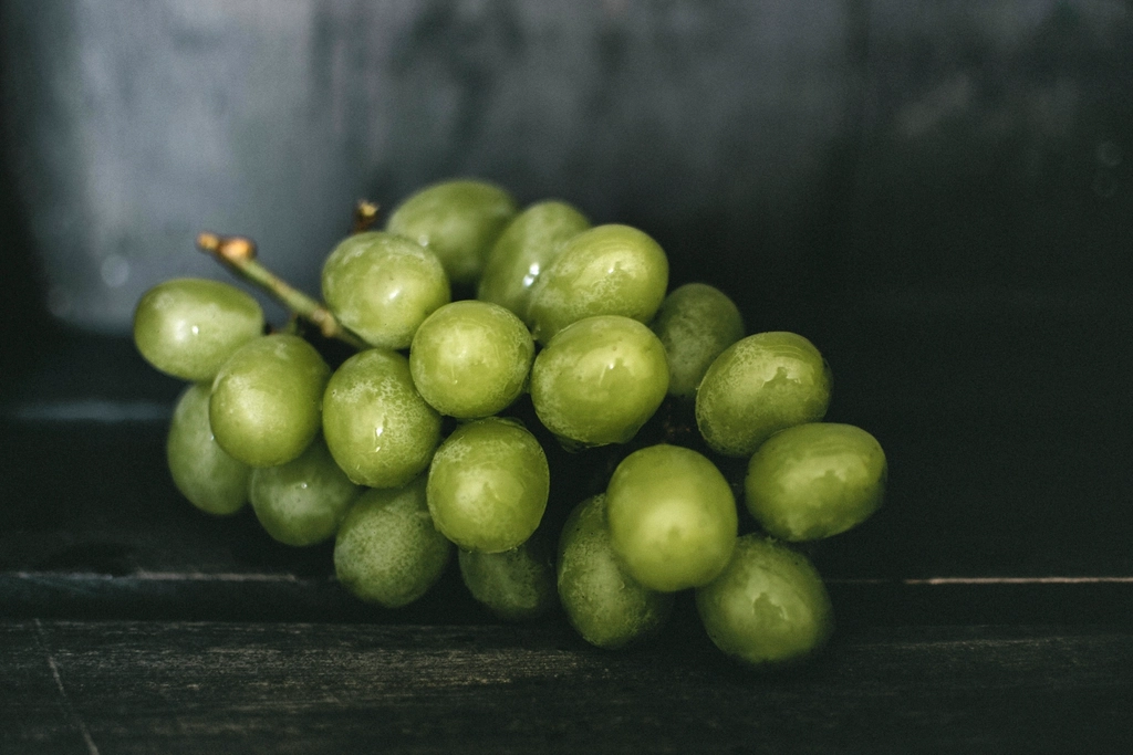Grapes — imported by Raka Trading Co.